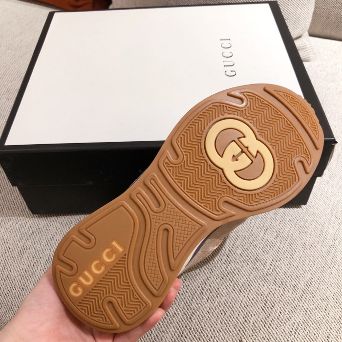 G*u*i mid sneaker